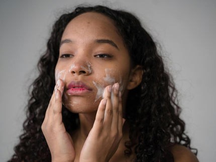 Hautpflege für Teenager und junge Erwachsene: Aufbau einer gesunden Routine